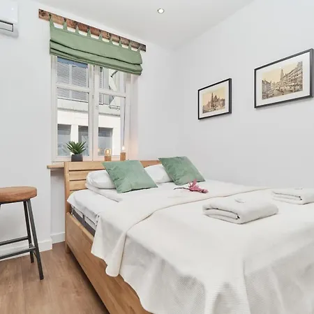 Center By Renters
