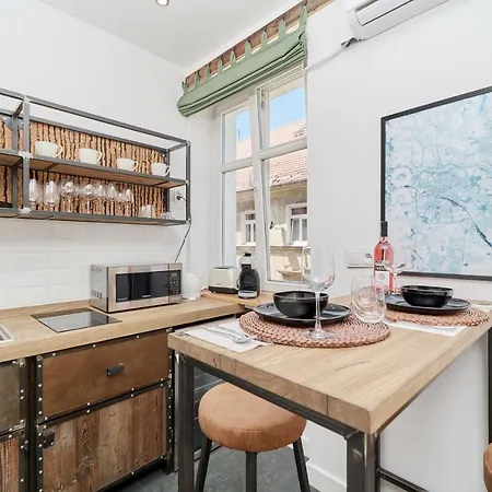 Apartment Center By Renters Breslau